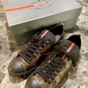 🎉 HP 🎉 PRADA Saffiano Camouflage Mens Shoes